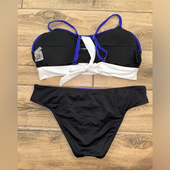 Shade & Shore Bikini - Picture 3 of 10